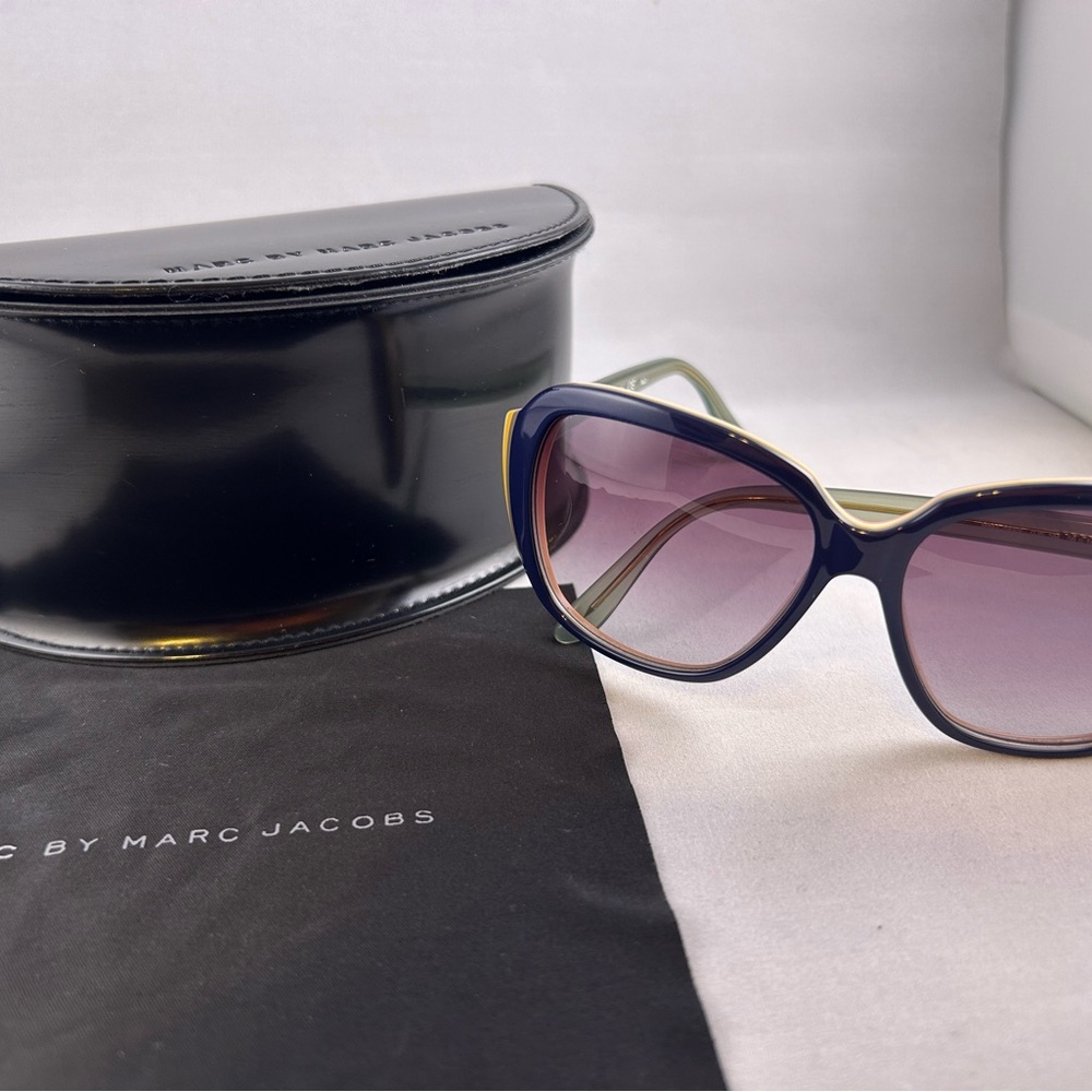 Marc by Marc Jacobs sunglasses violet hue lenses
